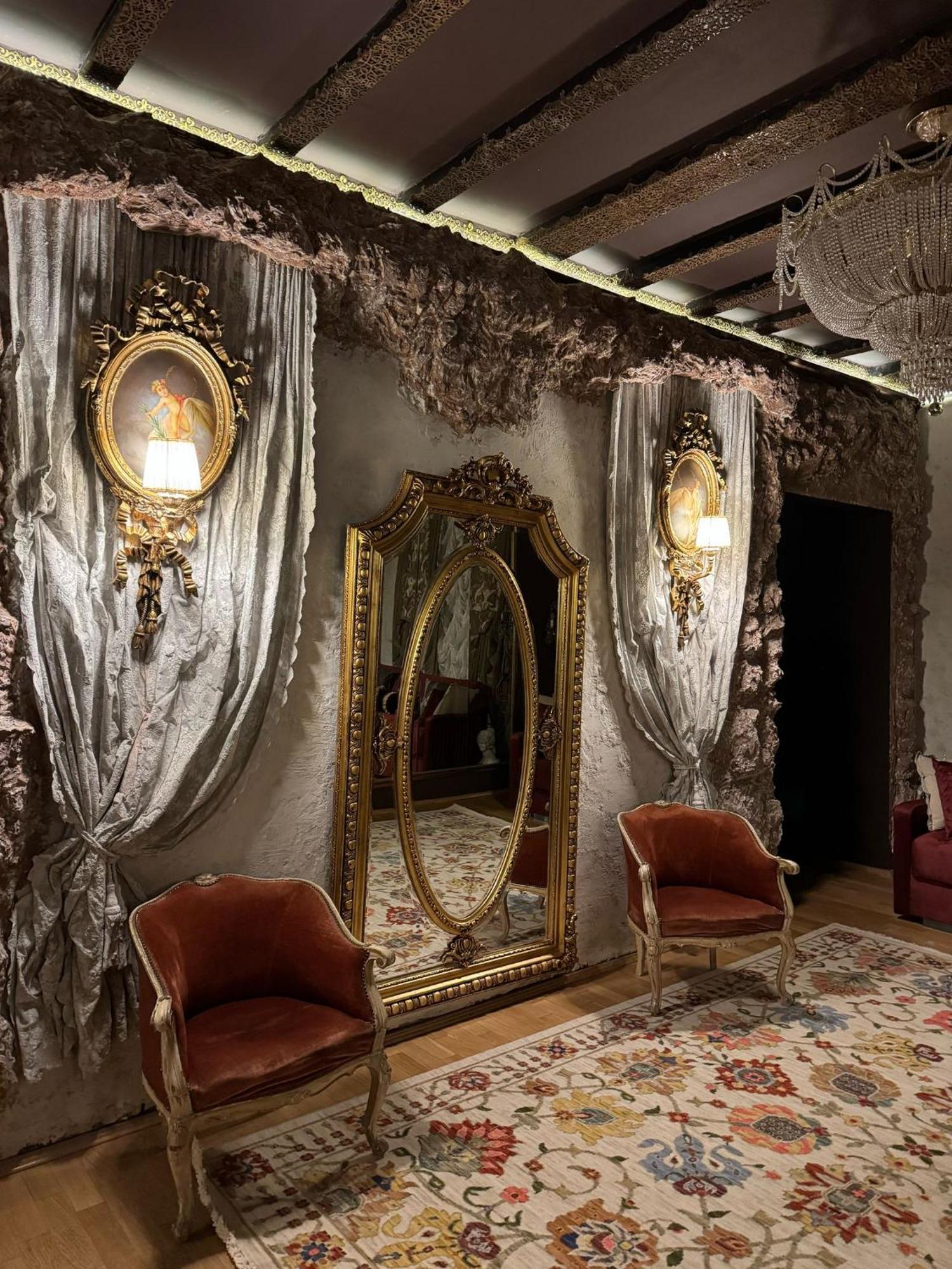 Conacul Coroanei Luxury Boutique Hotel Бухарест Экстерьер фото